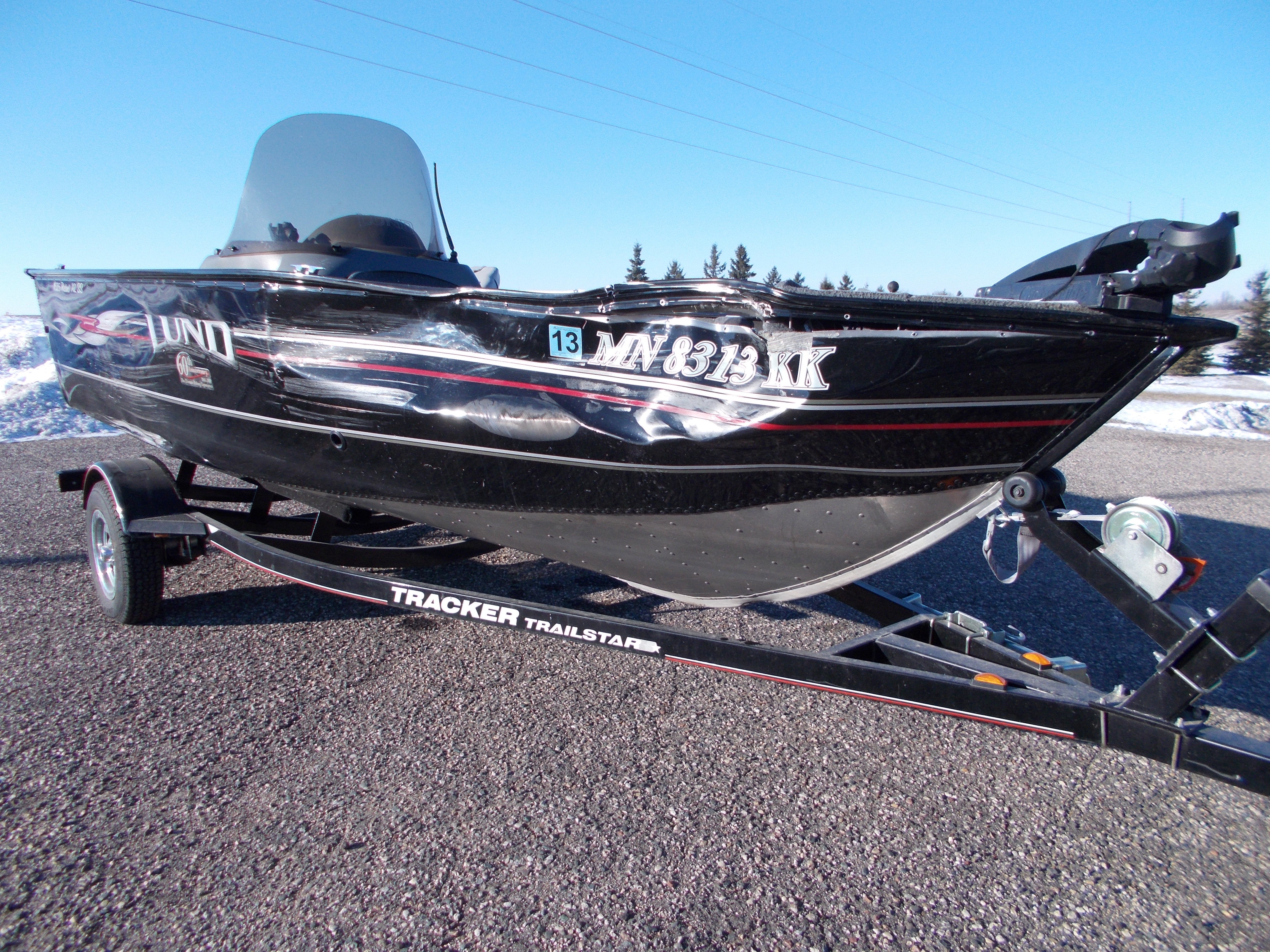 How do you replace a windshield on a boat?