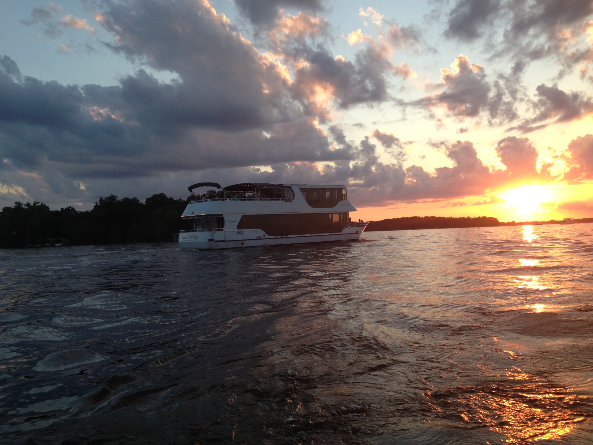 Boat Damage Repair - Just Another Day In ParaDise