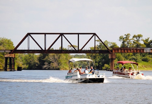 Pontoon Boat Repair Shop